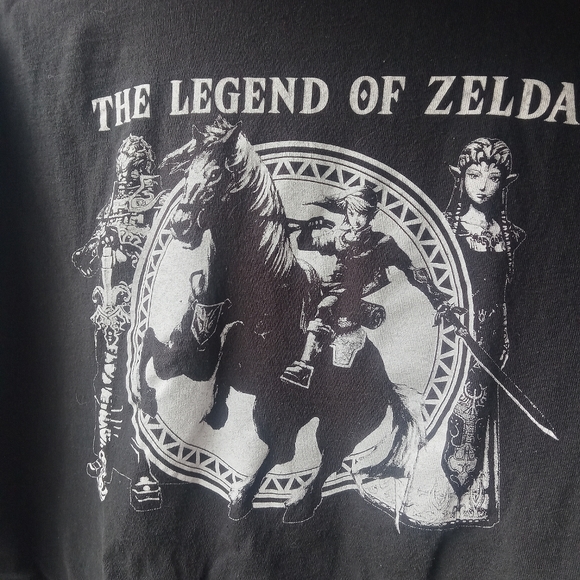 The Legend of Zelda T-Shirt - Picture 1 of 4